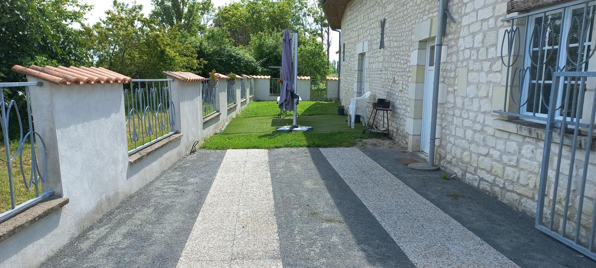 Le Chant Des Oiseaux Pouant Exterior photo